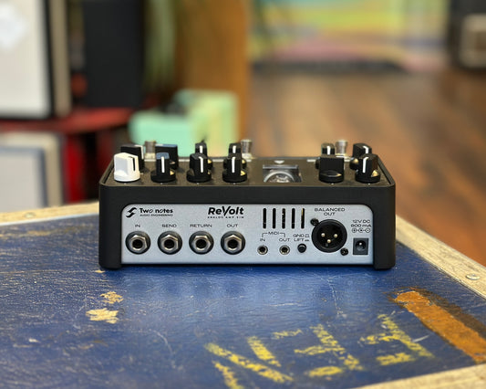 Two Notes Revolt Bass 3 Channel Analog Amp Simulator Preamp Pedal