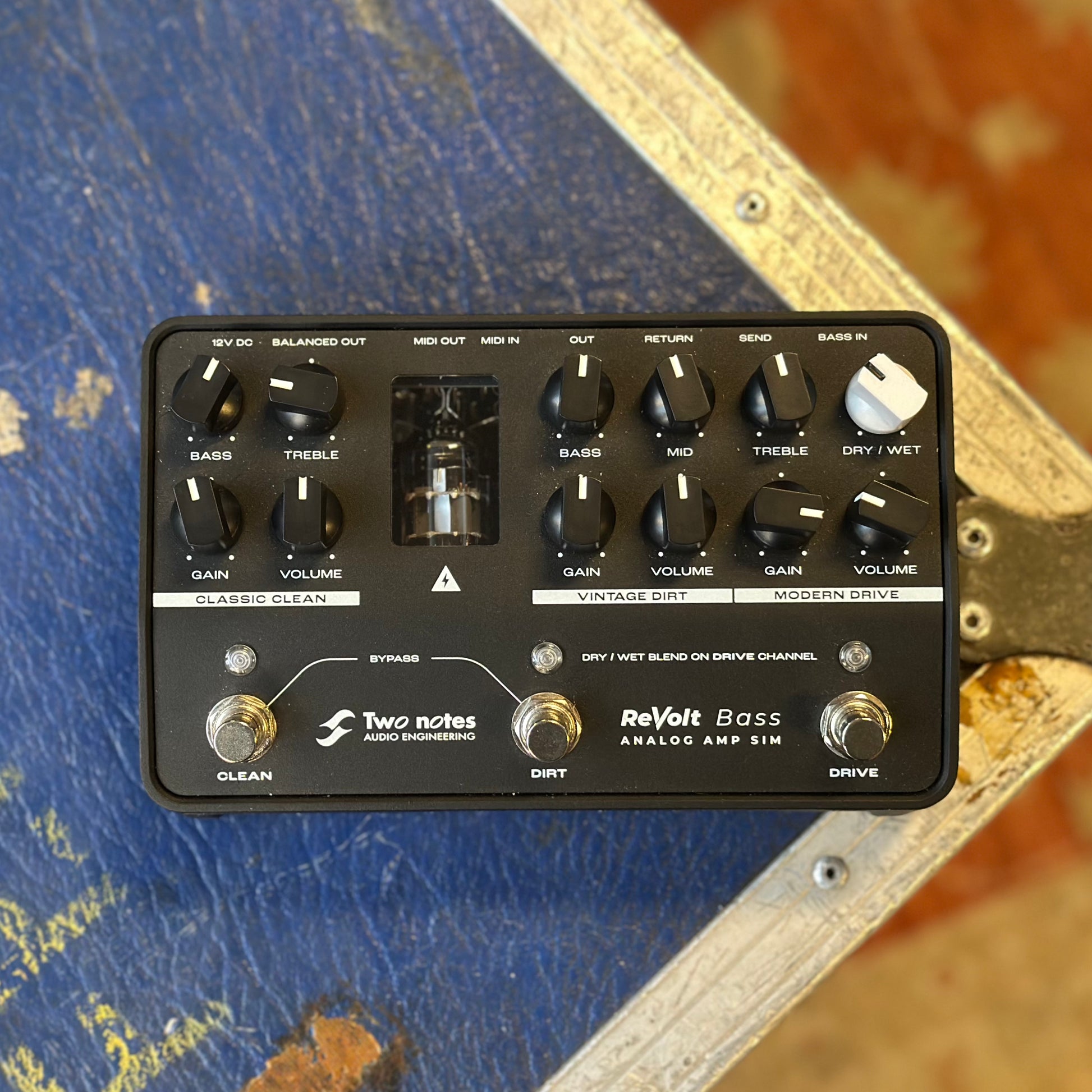 Two Notes Revolt Bass 3 Channel Analog Amp Simulator Preamp Pedal