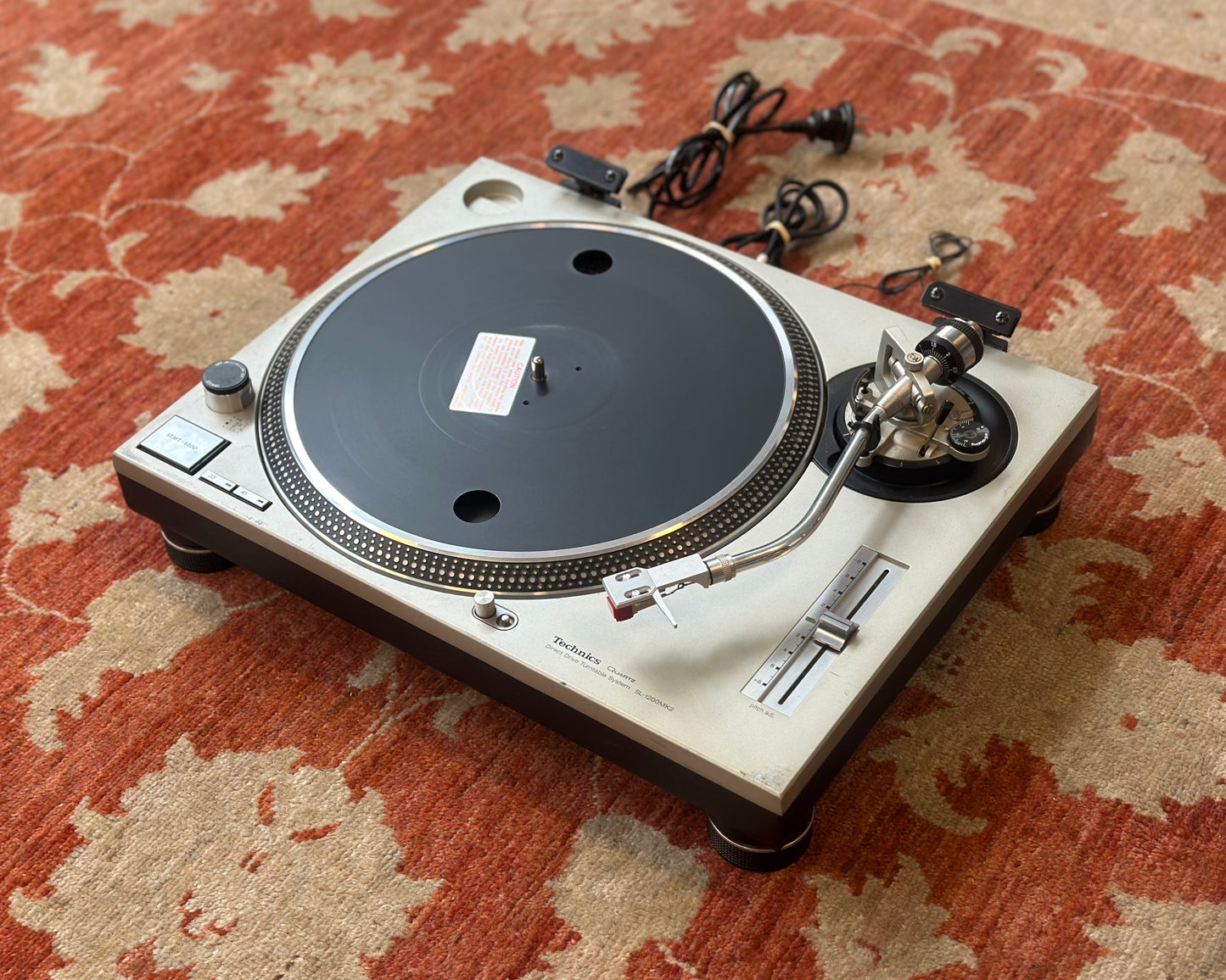 Technics SL-1200 MK2 Quartz Direct Drive DJ Turntable