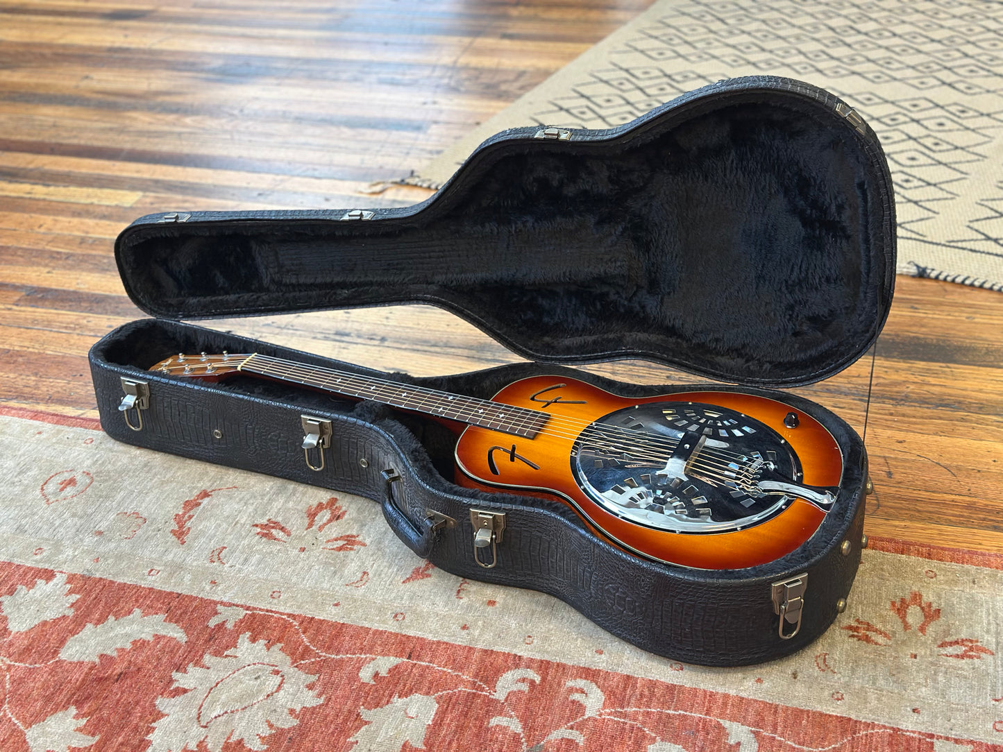 Fender FR-50 Resonator