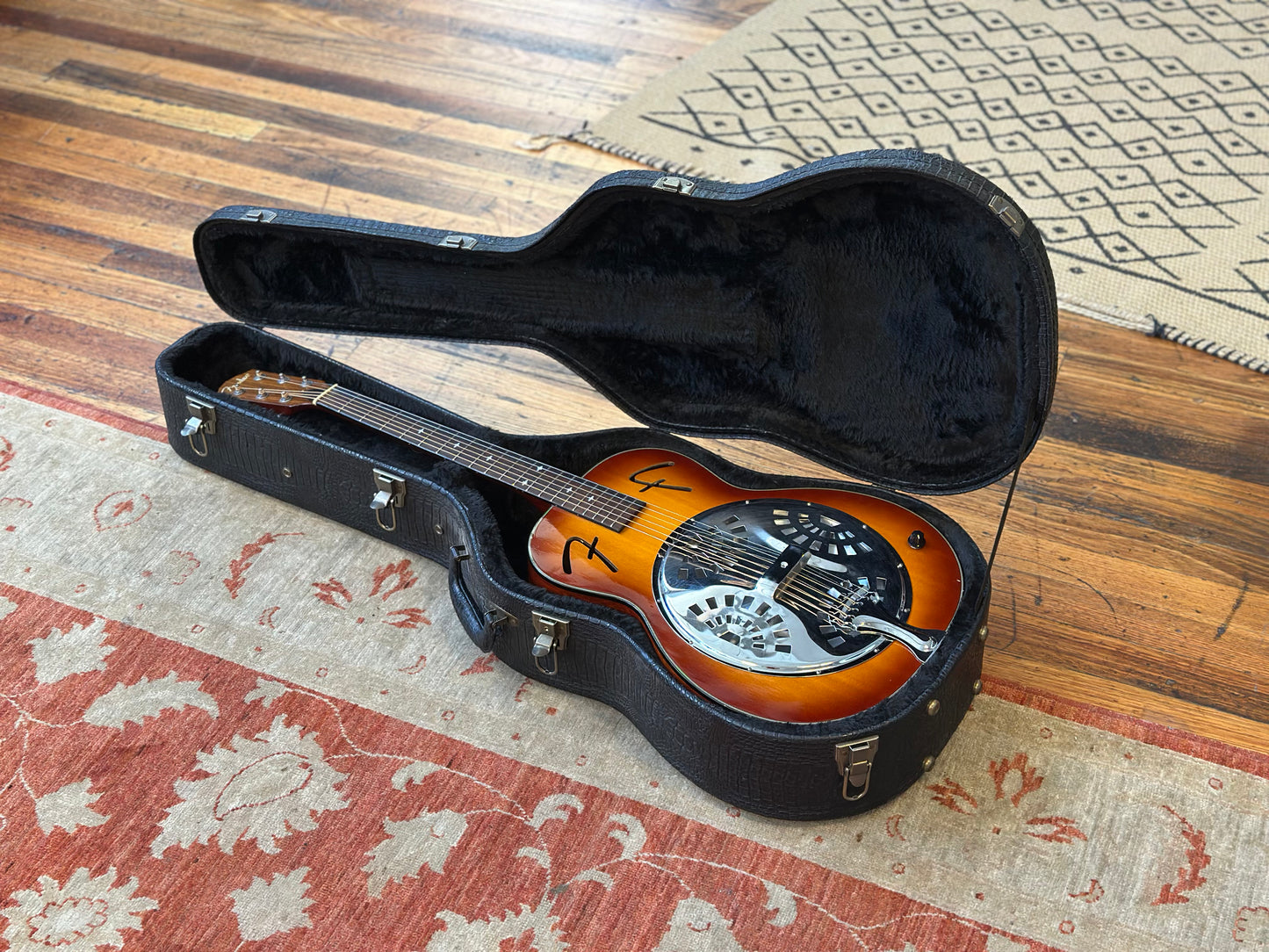 Fender FR-50 Resonator