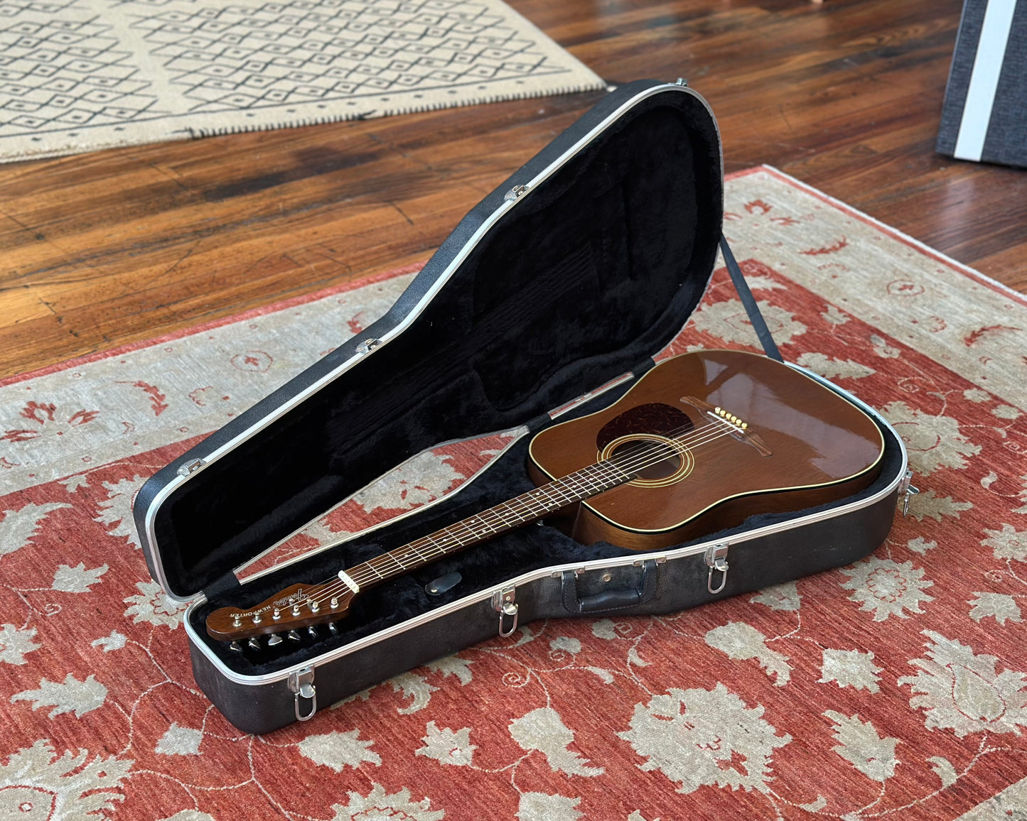 Vintage Late '80s Korean Fender Newporter