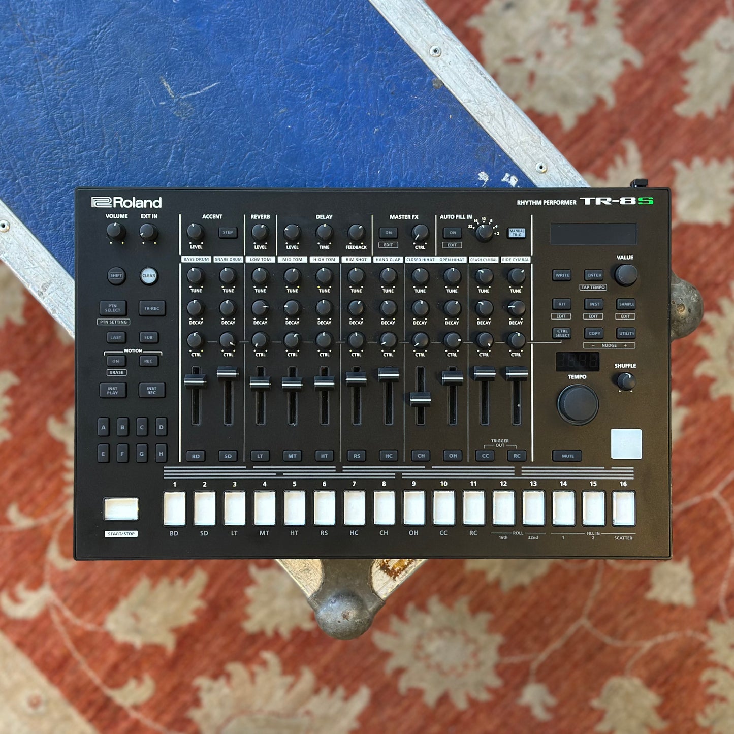 Roland TR-8S Rhythm Performer