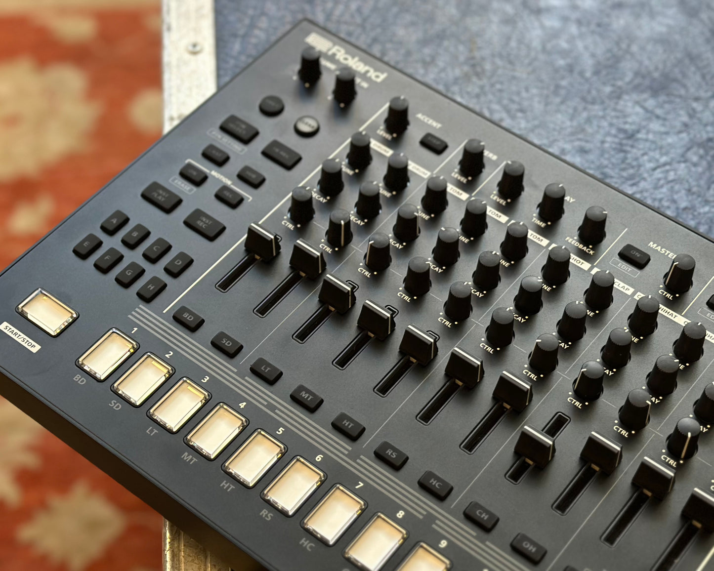 Roland TR-8S Rhythm Performer