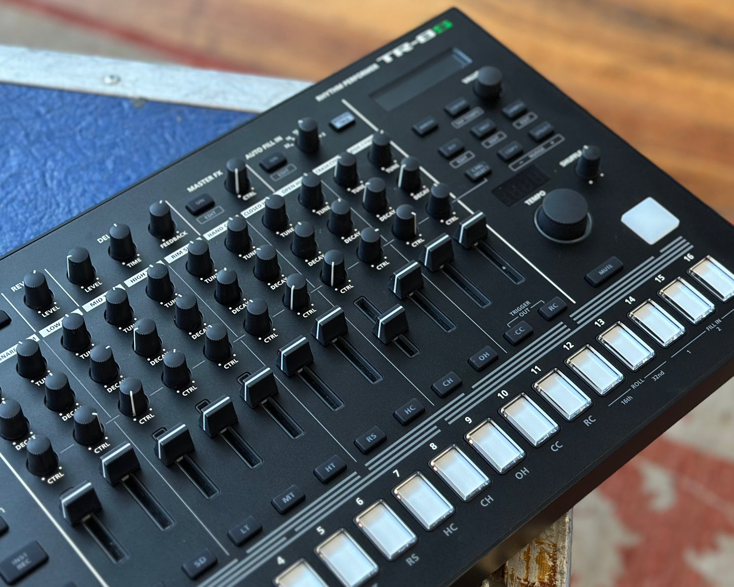 Roland TR-8S Rhythm Performer