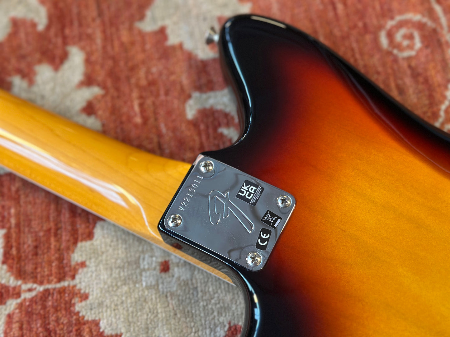 B Stock American Vintage II 1966 Jazzmaster - 3-Colour Sunburst