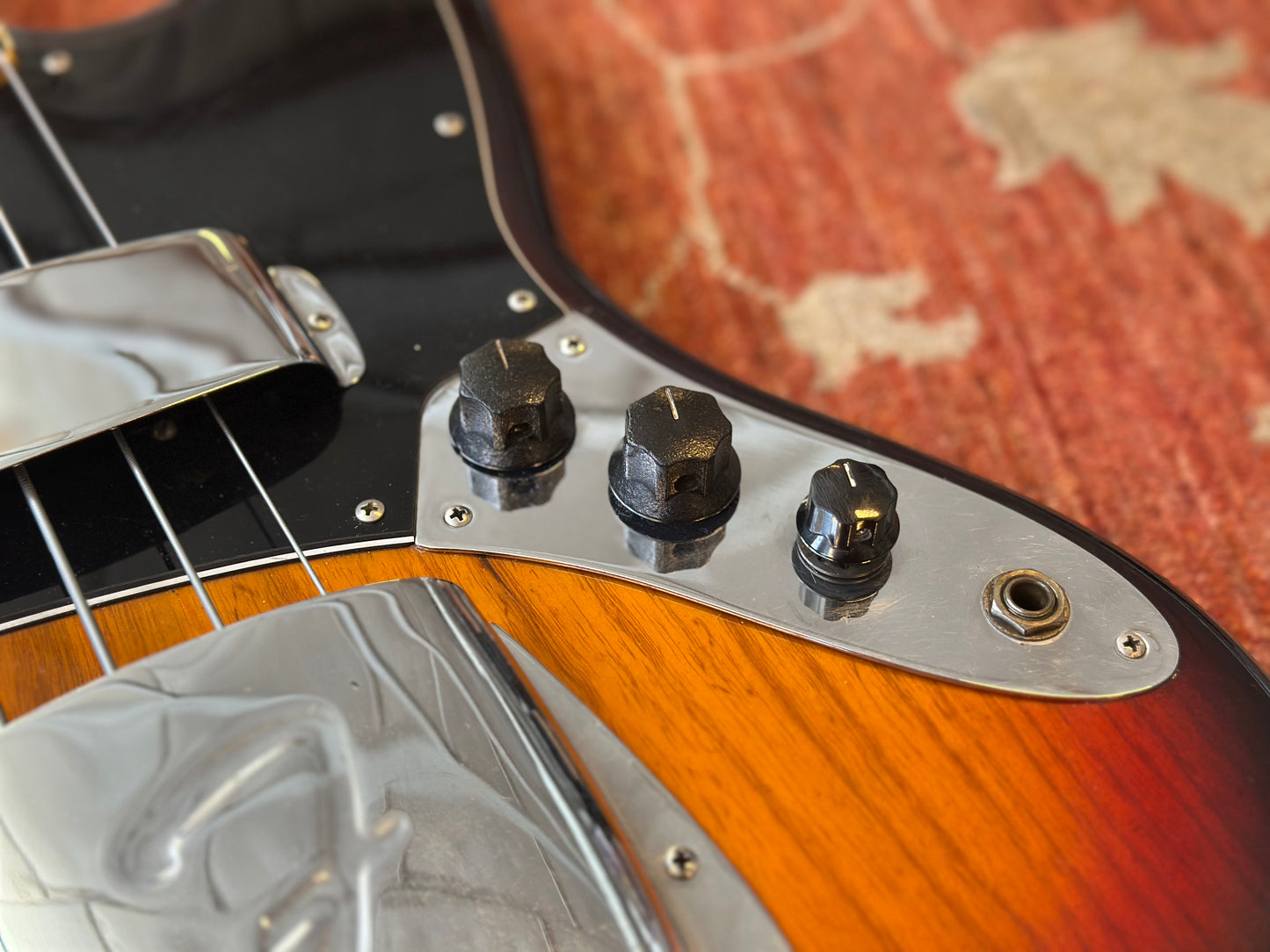 1976 Fender Jazz Bass - Sunburst - 4.6kg