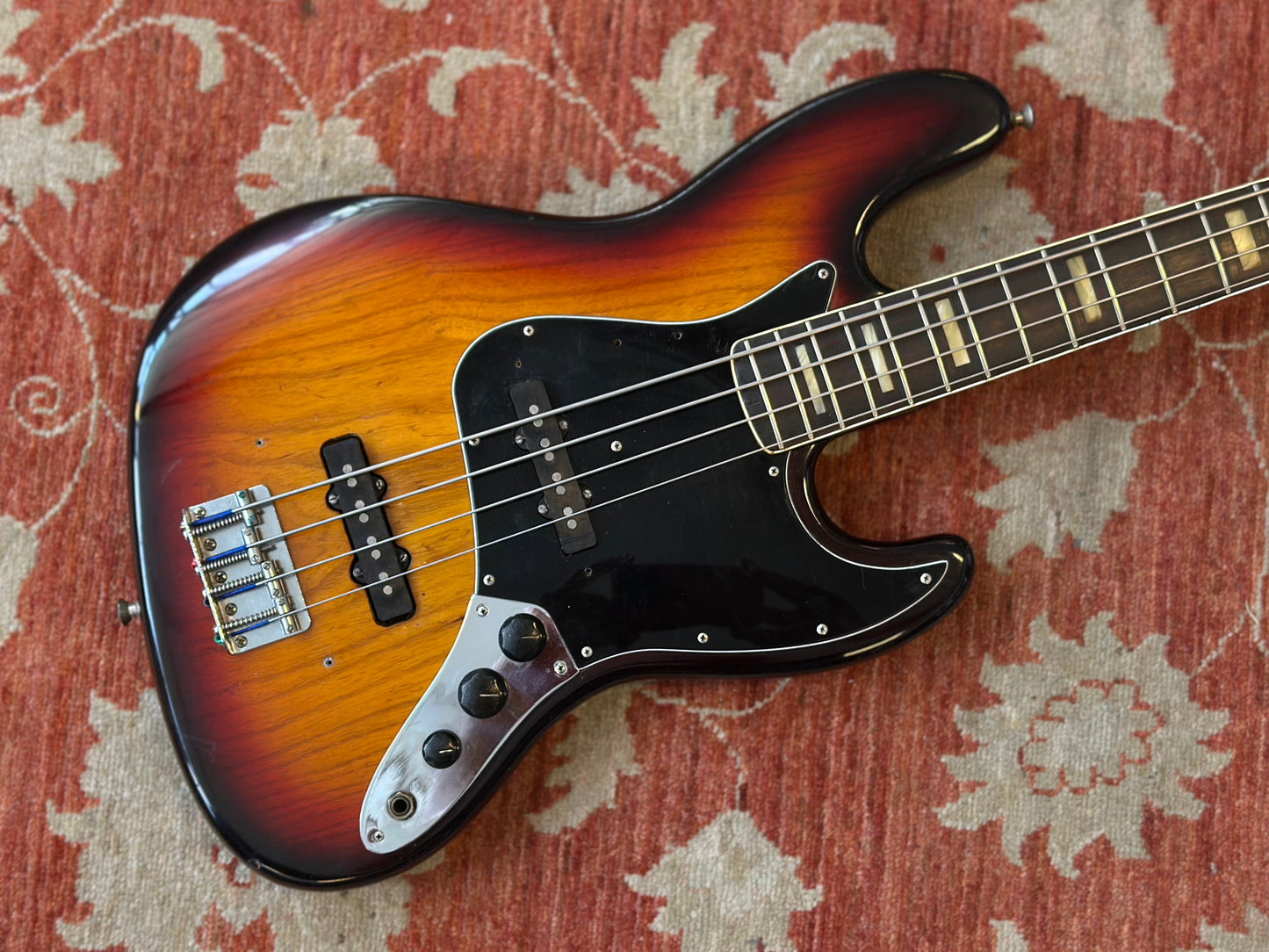 1976 Fender Jazz Bass - Sunburst - 4.6kg