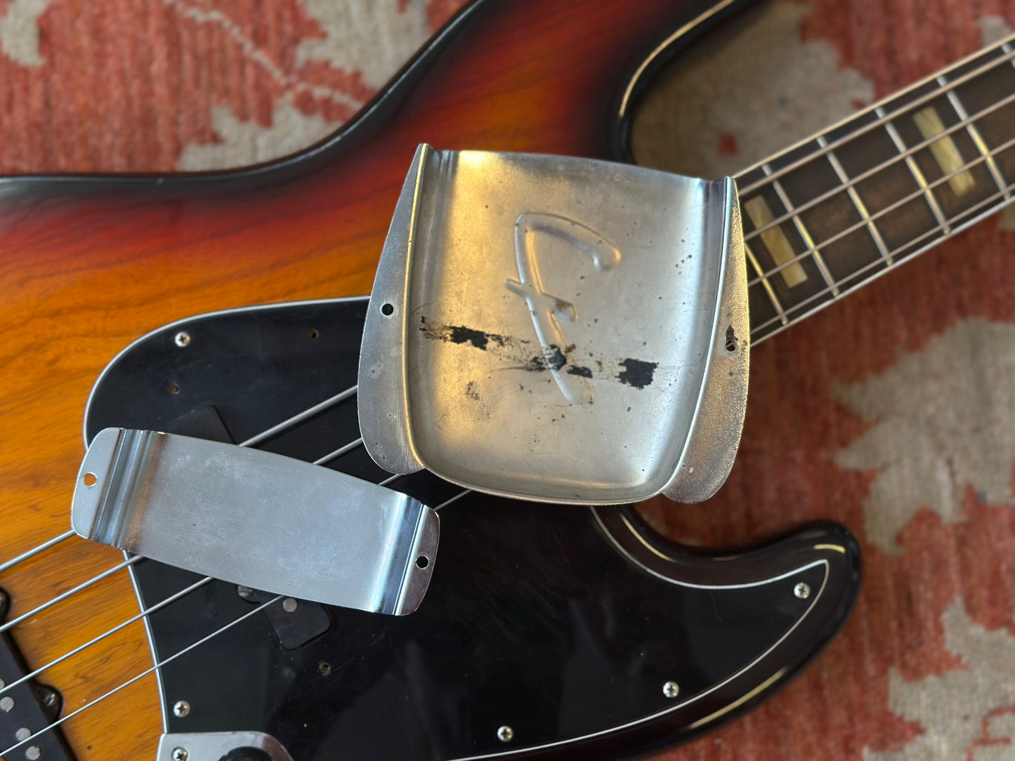 1976 Fender Jazz Bass - Sunburst - 4.6kg
