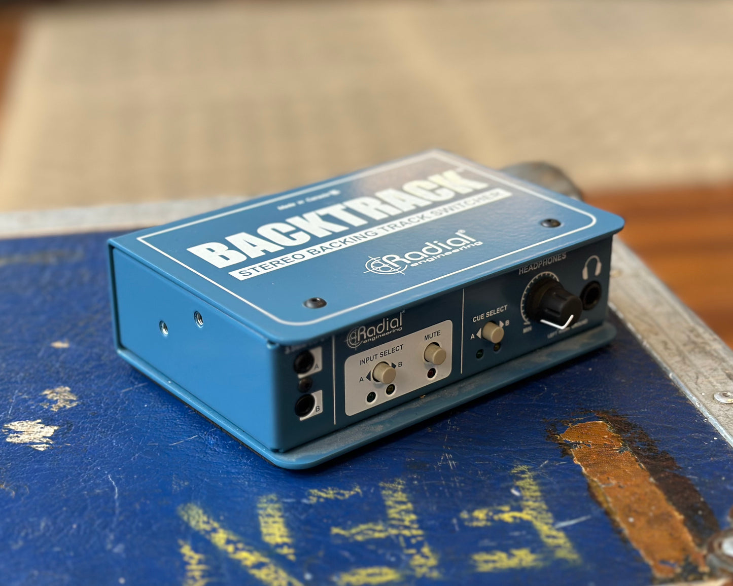 Radial Backtrack Stereo Backing Track Switcher