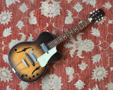Load image into Gallery viewer, Vintage Japanese Hollowbody
