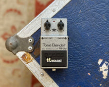 Load image into Gallery viewer, BOSS TB-2W Tone Bender Limited Edition
