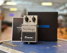 Load image into Gallery viewer, BOSS TB-2W Tone Bender Limited Edition
