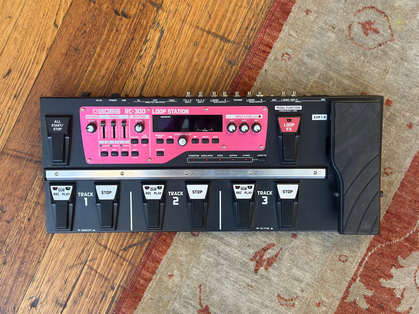 BOSS RC-300 Loop Station