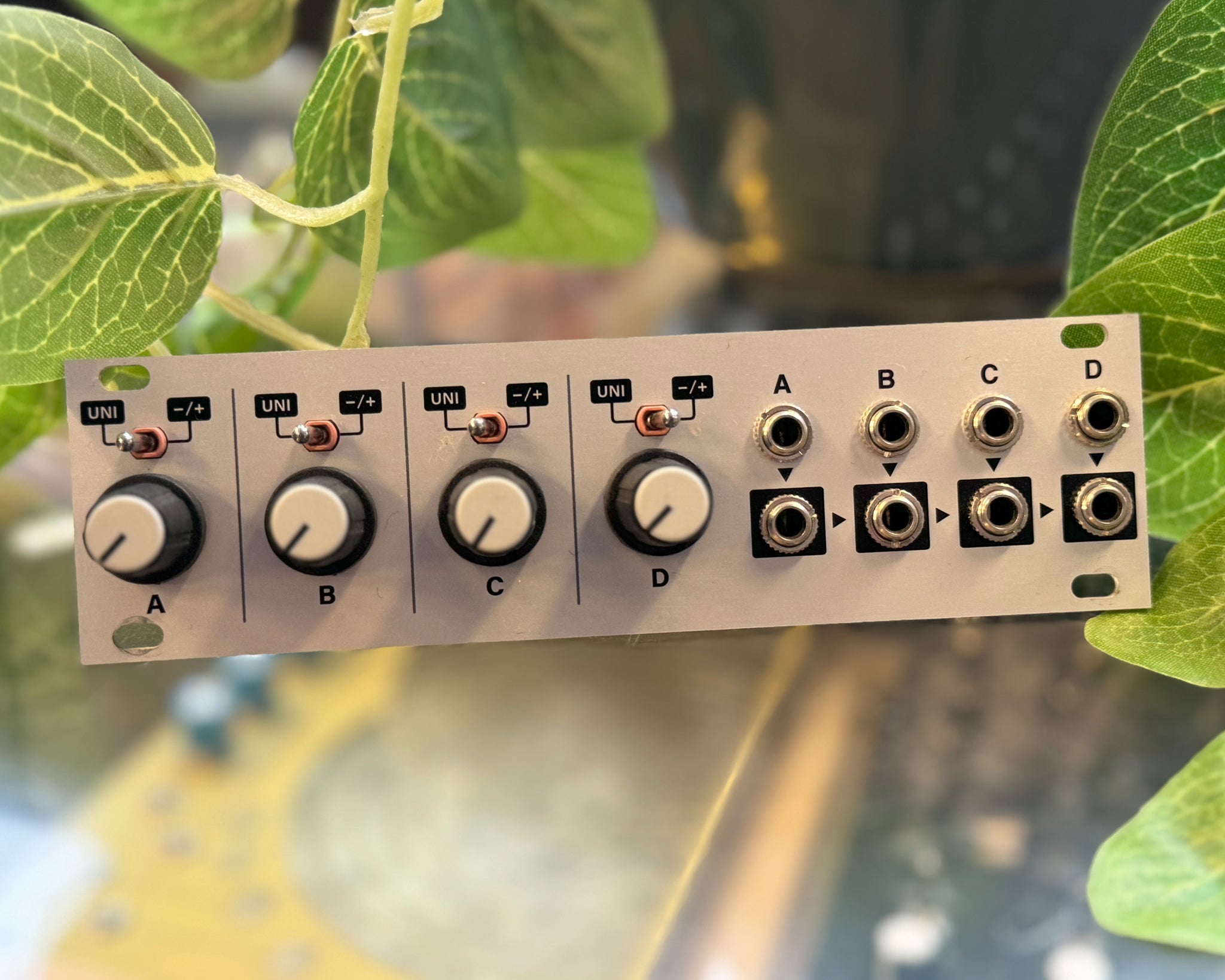 μMIDI intellijel モジュラーシンセサイザー Intellijel Designs Audio I/O (2023) — Clockface Modular