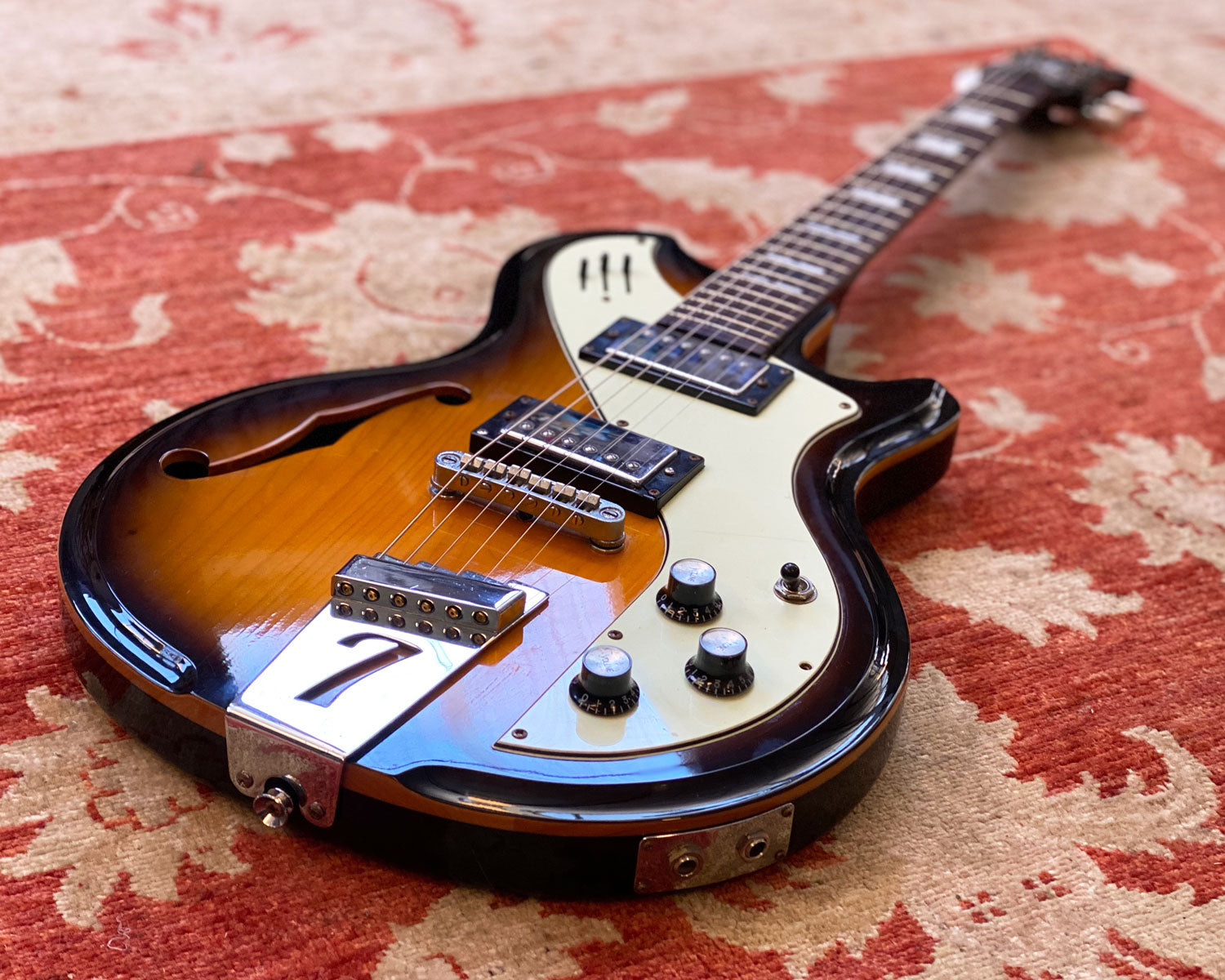 Italia Mondial Deluxe Semi-Hollow Electric – Found Sound