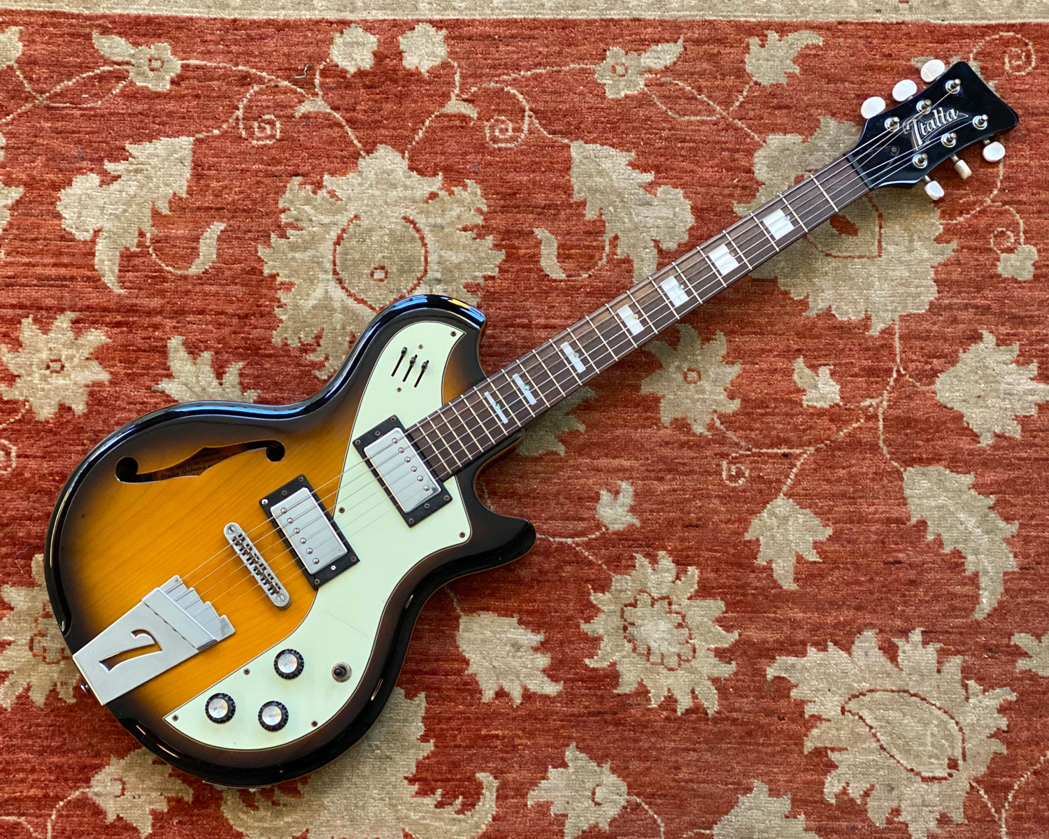 Italia Mondial Deluxe Semi-Hollow Electric – Found Sound