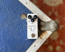 Load image into Gallery viewer, JHS Pedals Whitey Tighty Mini Compressor
