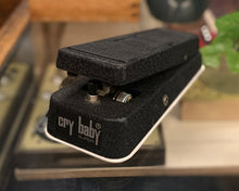 Load image into Gallery viewer, 1970s Jen Cry Baby Super Wah - White Fasel (Made in Italy) - Excellent Condition
