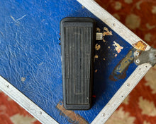Load image into Gallery viewer, Jim Dunlop 535Q Cry Baby Wah Wah
