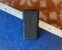 Load image into Gallery viewer, Jim Dunlop CBM95 Cry Baby Mini

