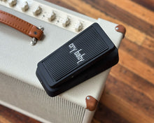 Load image into Gallery viewer, Jim Dunlop CBJ95 Crybaby Junior Wah
