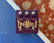 Load image into Gallery viewer, Jim Dunlop TS-1 Tremolo Stereo Pan
