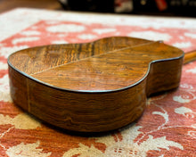 Load image into Gallery viewer, Rare &#39;60s Kawai Model 100 Special Seseragi Classical Flamenco Guitar
