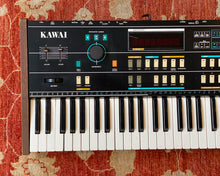 Load image into Gallery viewer, KAWAI SX-240 8-Voice Polyphonic Programmable Synthesizer
