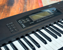 Load image into Gallery viewer, KORG 01/W FD Workstation
