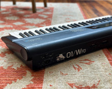 Load image into Gallery viewer, KORG 01/W FD Workstation
