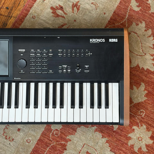 KORG Kronos 2 61-Key Workstation w/Gator Case