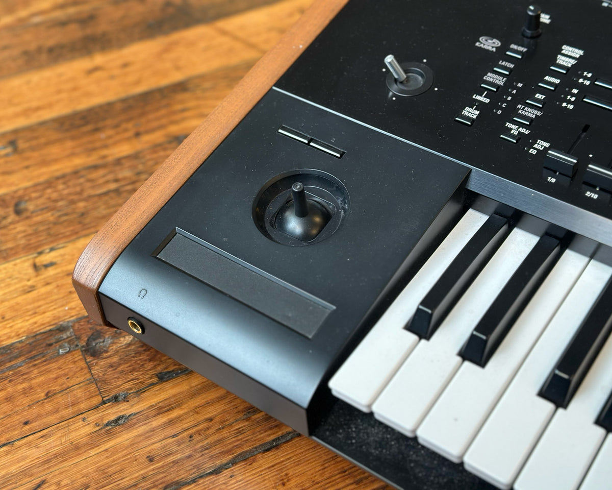 KORG Kronos 2 61-Key Workstation