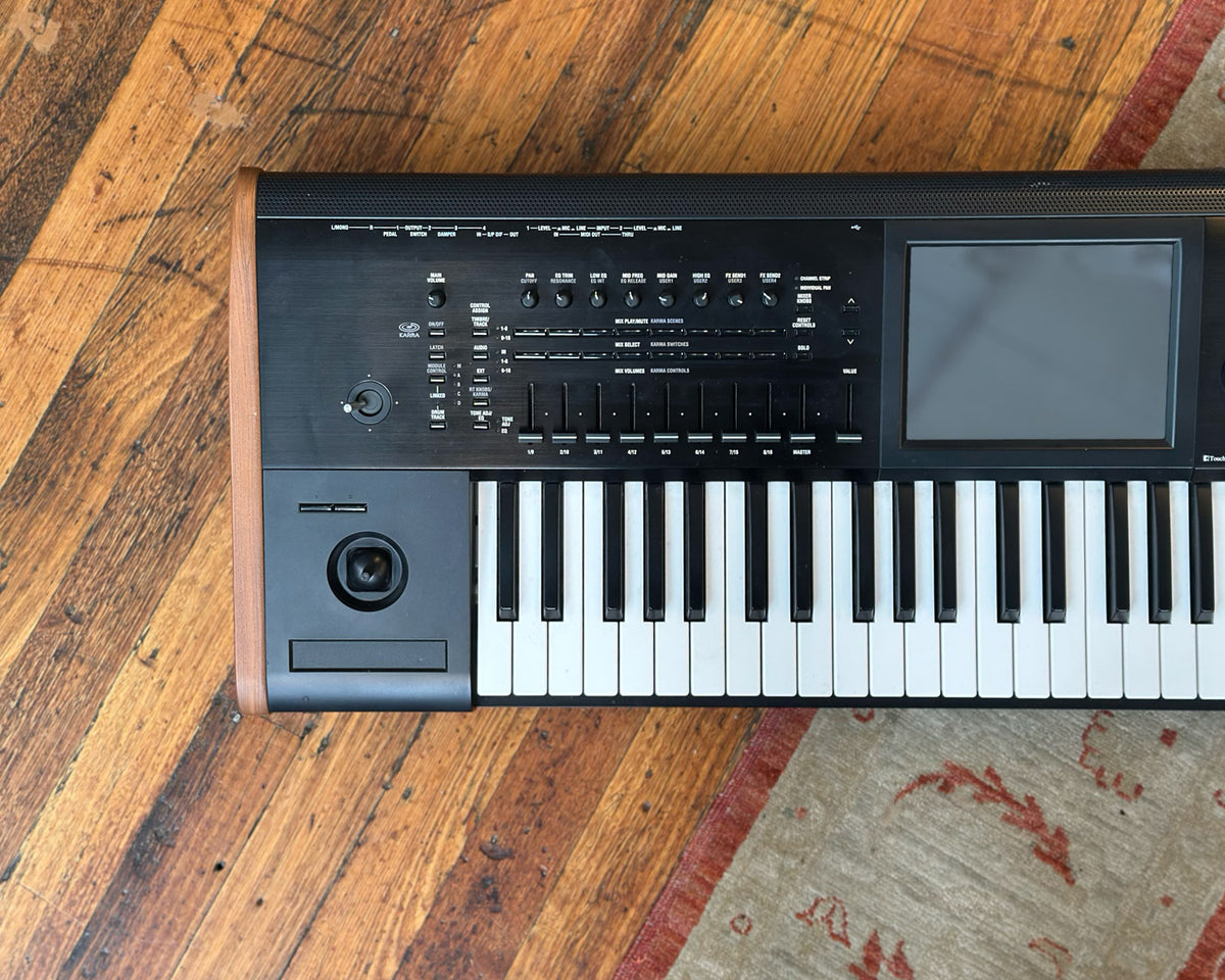 KORG Kronos 2 61-Key Workstation