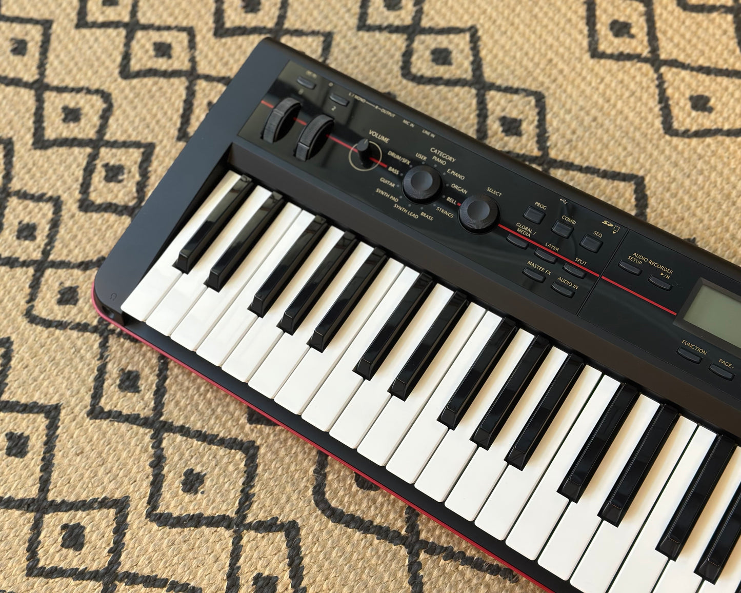KORG Kross 61-Key Synthesizer Workstation