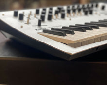Load image into Gallery viewer, KORG Minilogue Polyphonic Analogue Synthesizer
