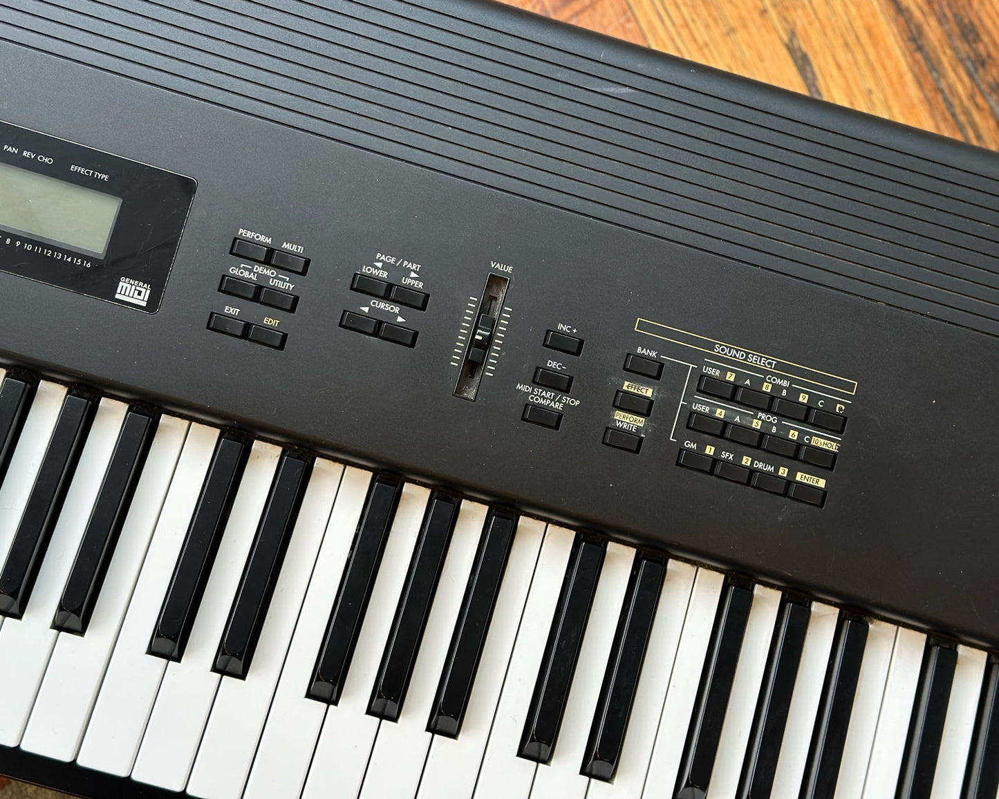 KORG N1 Workstation w/ Custom Nova Forge Flightcase