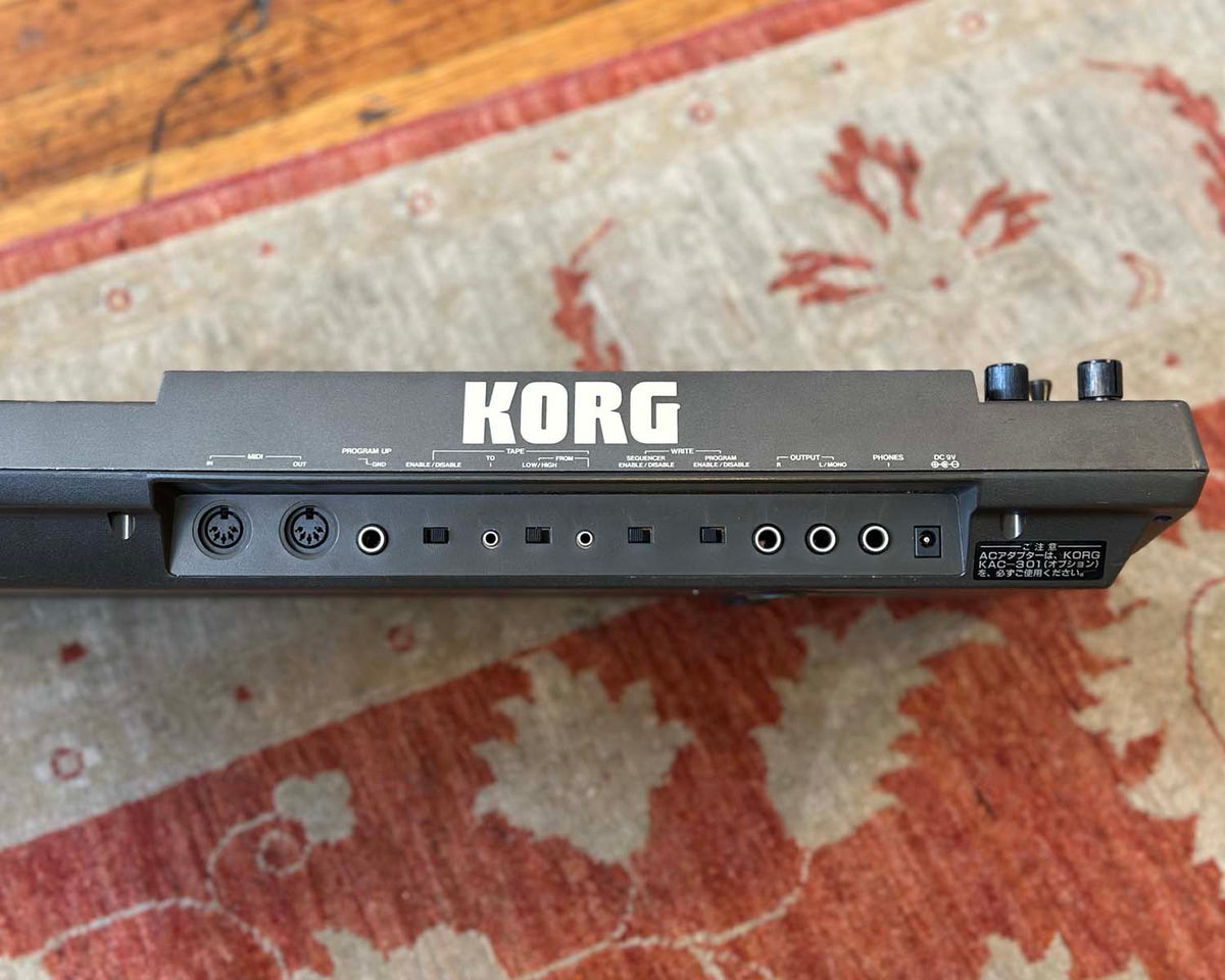 KORG Poly-800 Polyphonic Analogue Synthesizer - Reverse Keys - Modded