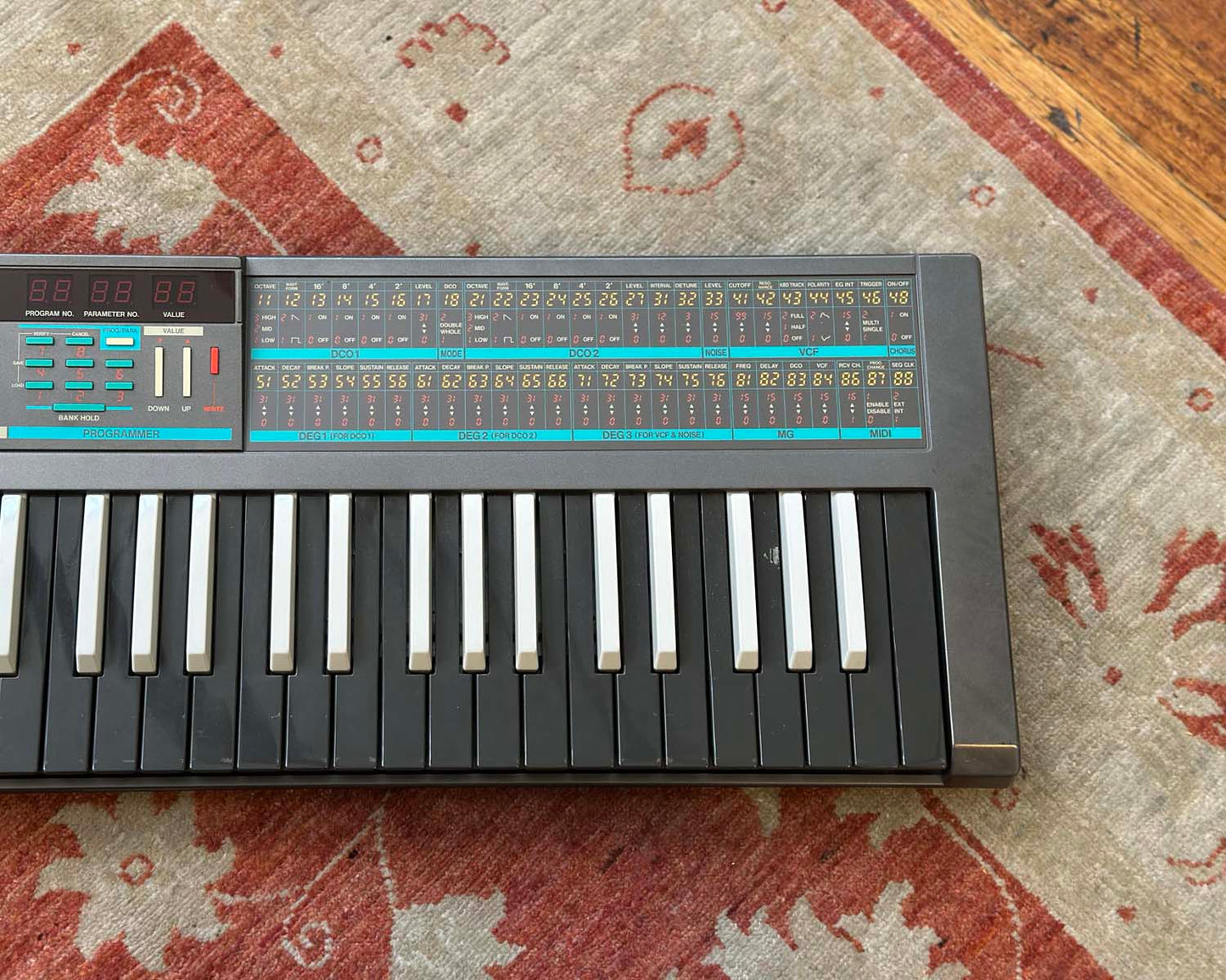 KORG Poly-800 Polyphonic Analogue Synthesizer - Reverse Keys - Modded