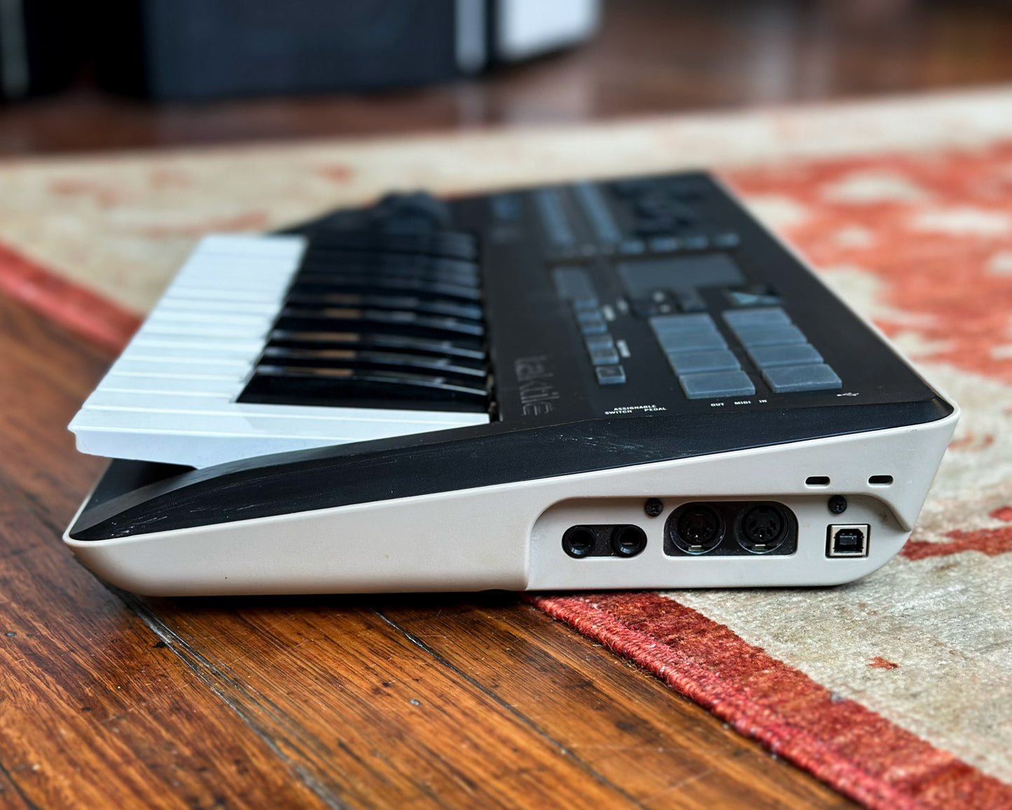 KORG Taktile Midi Controller w/ Kaosillator
