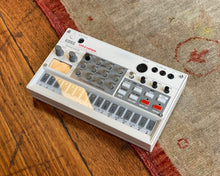 Load image into Gallery viewer, KORG Volca Sample V1 Digital Sample Sequencer
