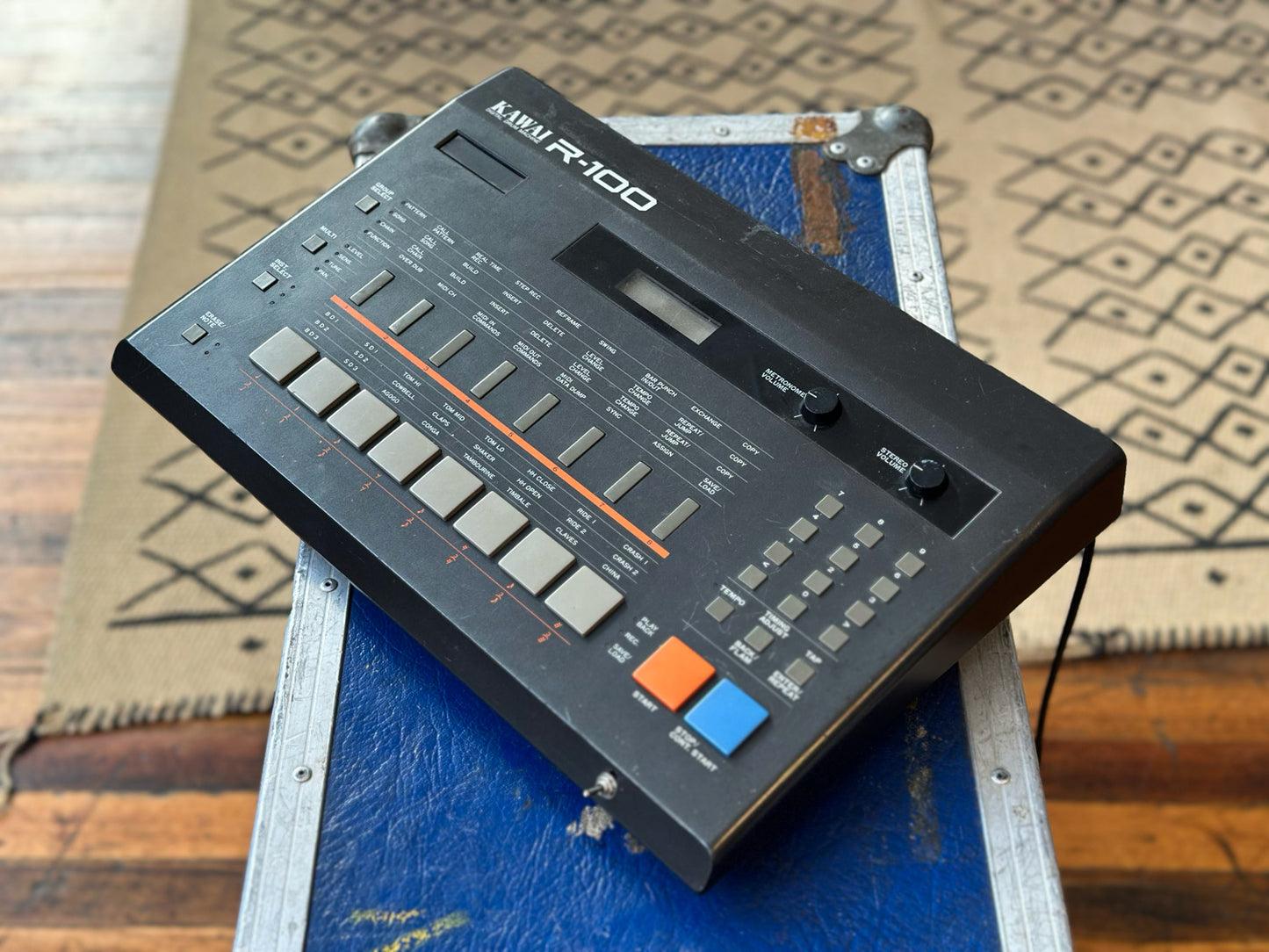 Kawai R-100 Drum Machine with Switcher w/MIDI & Dyn Sync and Switchable Banks Mod