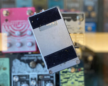 Load image into Gallery viewer, Keeley Electronics Caverns Delay/Reverb V1
