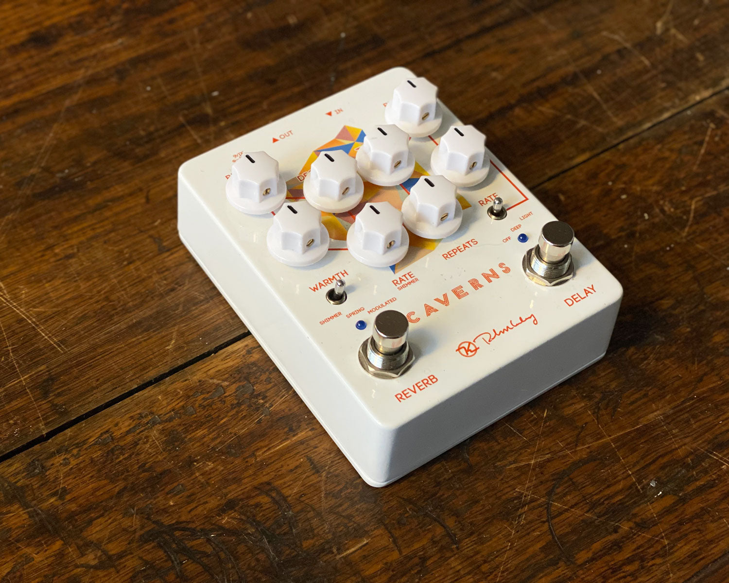 Caverns Delay Reverb V2 限定カラー - 器材