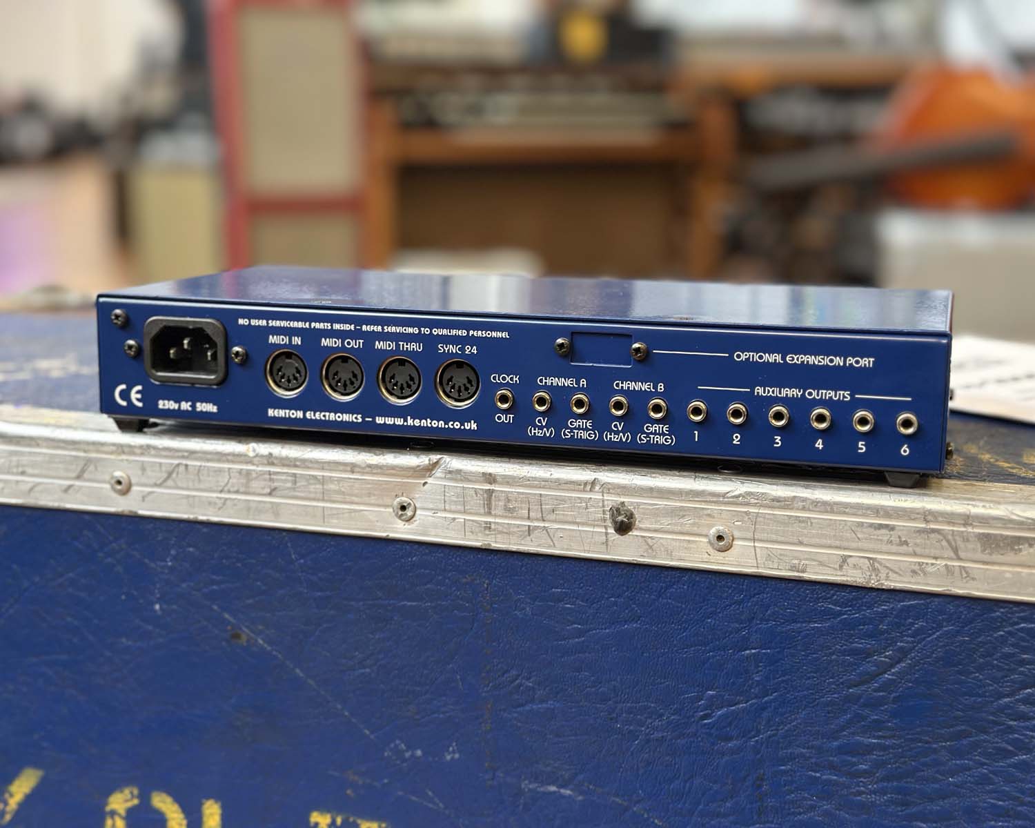 Kenton Pro 2000 MkII MIDI-CV Converter – Found Sound