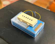 Load image into Gallery viewer, Kinman Surfmaster Jazzmaster &#39;Extra&#39; Bridge Pickup
