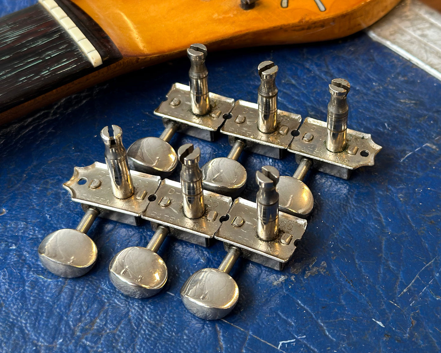 1959-1964 Kluson Deluxe Single Line Tuners with Oval Buttons suit Fender Guitars (Patent D-169400)