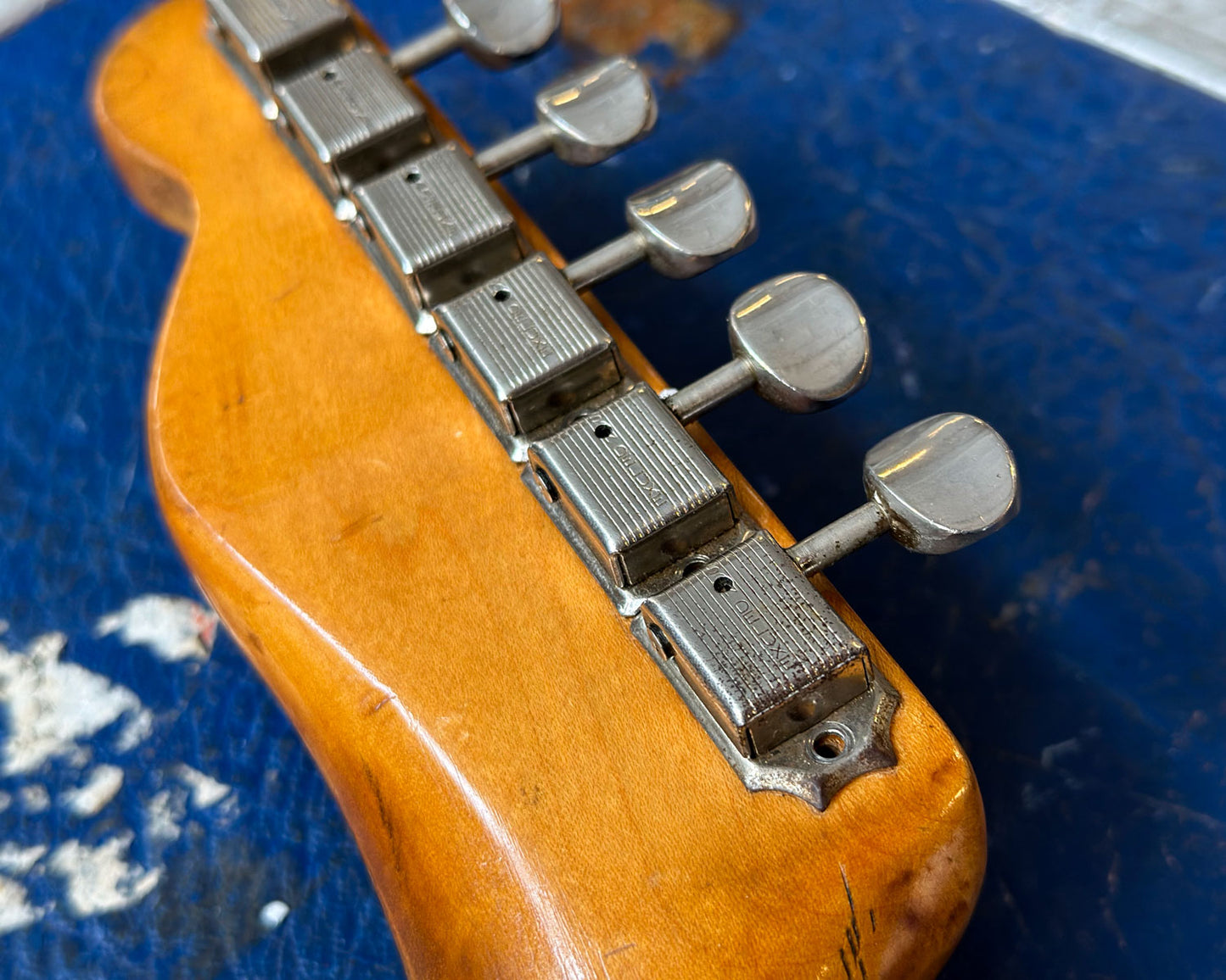 1959-1964 Kluson Deluxe Single Line Tuners with Oval Buttons suit Fender Guitars (Patent D-169400)