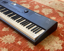 Load image into Gallery viewer, Kurzweil PC-88 64-Voice Performance Controller and Synthesizer
