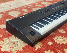 Load image into Gallery viewer, Kurzweil PC-88 64-Voice Performance Controller and Synthesizer
